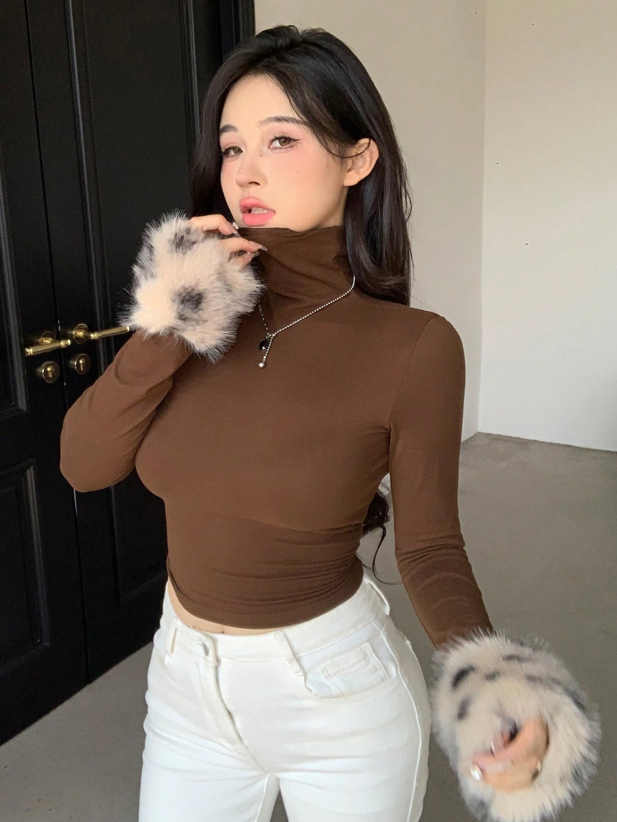 SHEIN DAZY Leopard Print Fluffy Patchwork Slim Fit Turtleneck Long Sleeve T-Shirt