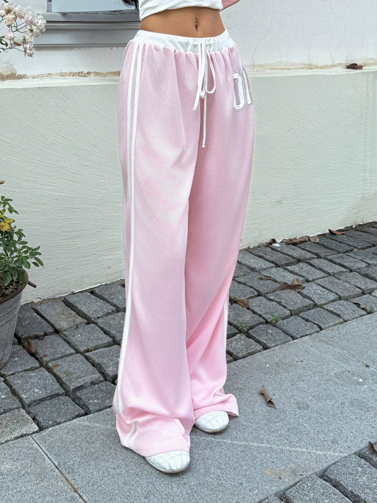 SHEIN EZwear Low Waist Contrast Color Letter Print Drawstring Casual Pants