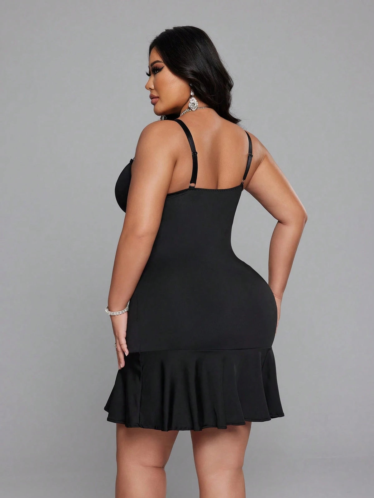 SHEIN LUNE Plus Size Women Hollow Wave Hem Elegant Dress