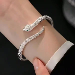 Fashion Personalized Powerful Crystal Encrusted Snake Design Adjustable Bangle BraceleT BY SHEIN 