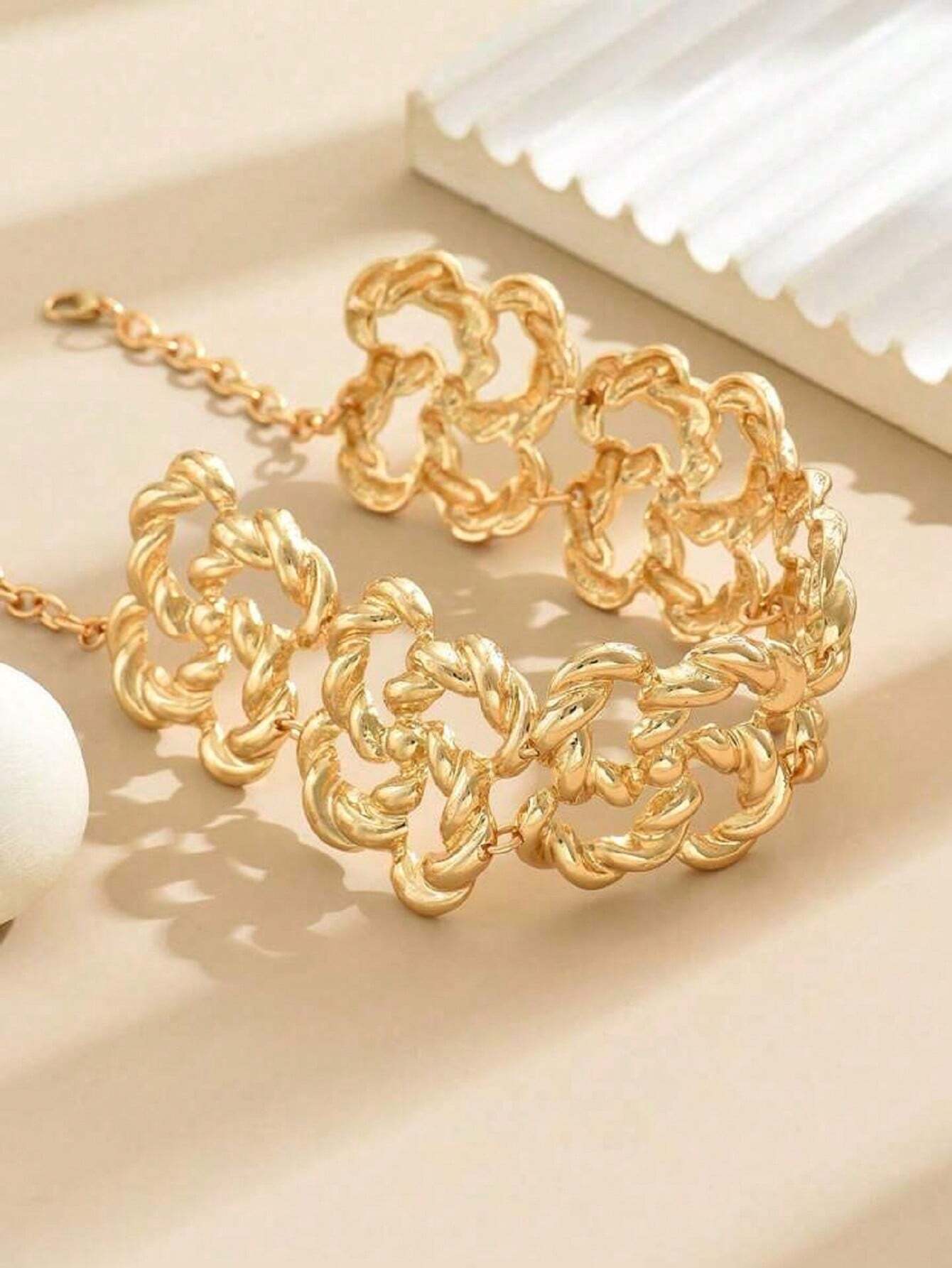 SHEIN 1pc Fashionable Metal Geometric Spiral Hollow Out Flower