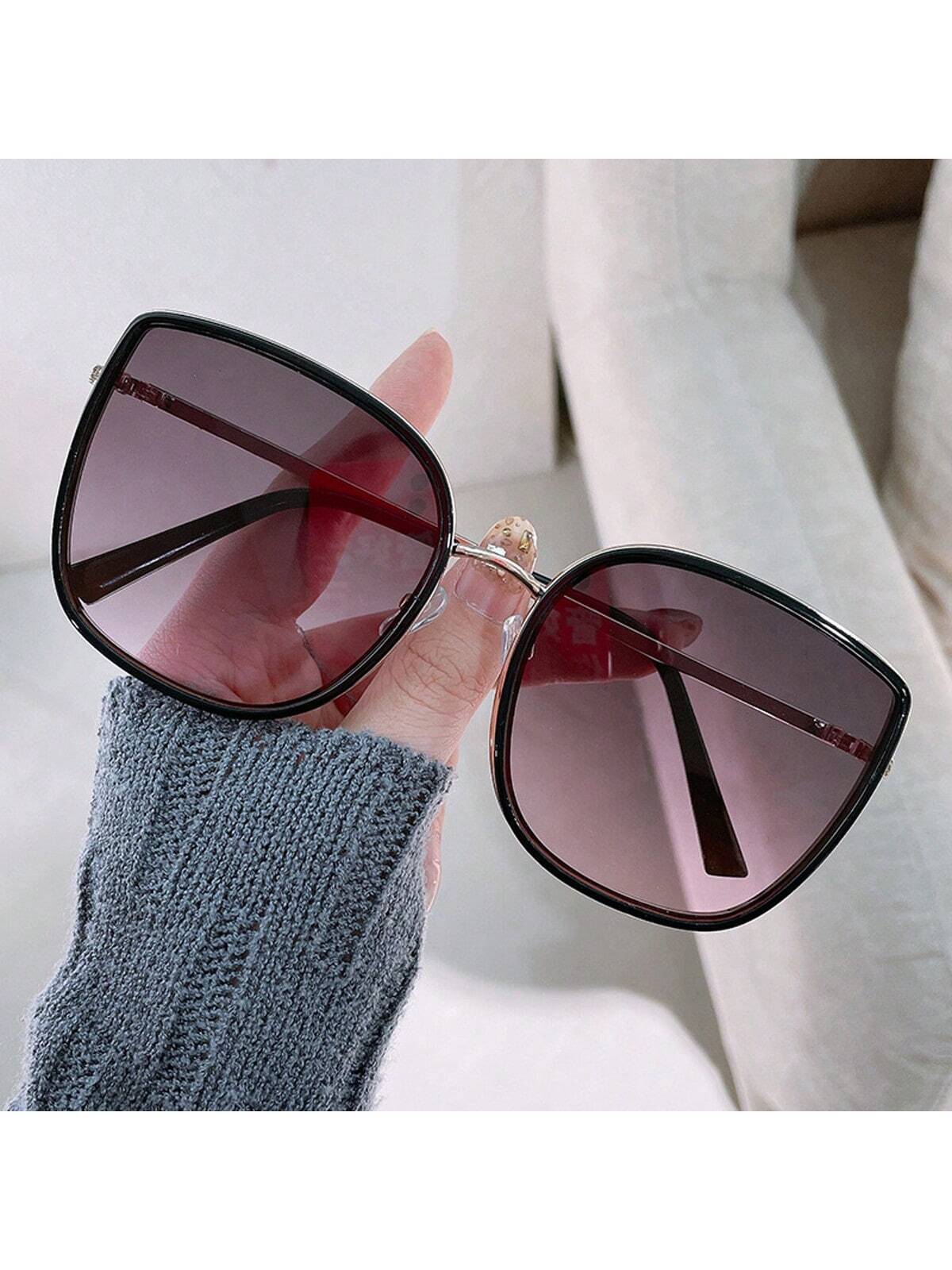 SHEIN 1pc Women's Square Fashionable Metal Frame Stylish Fashion Glasses
