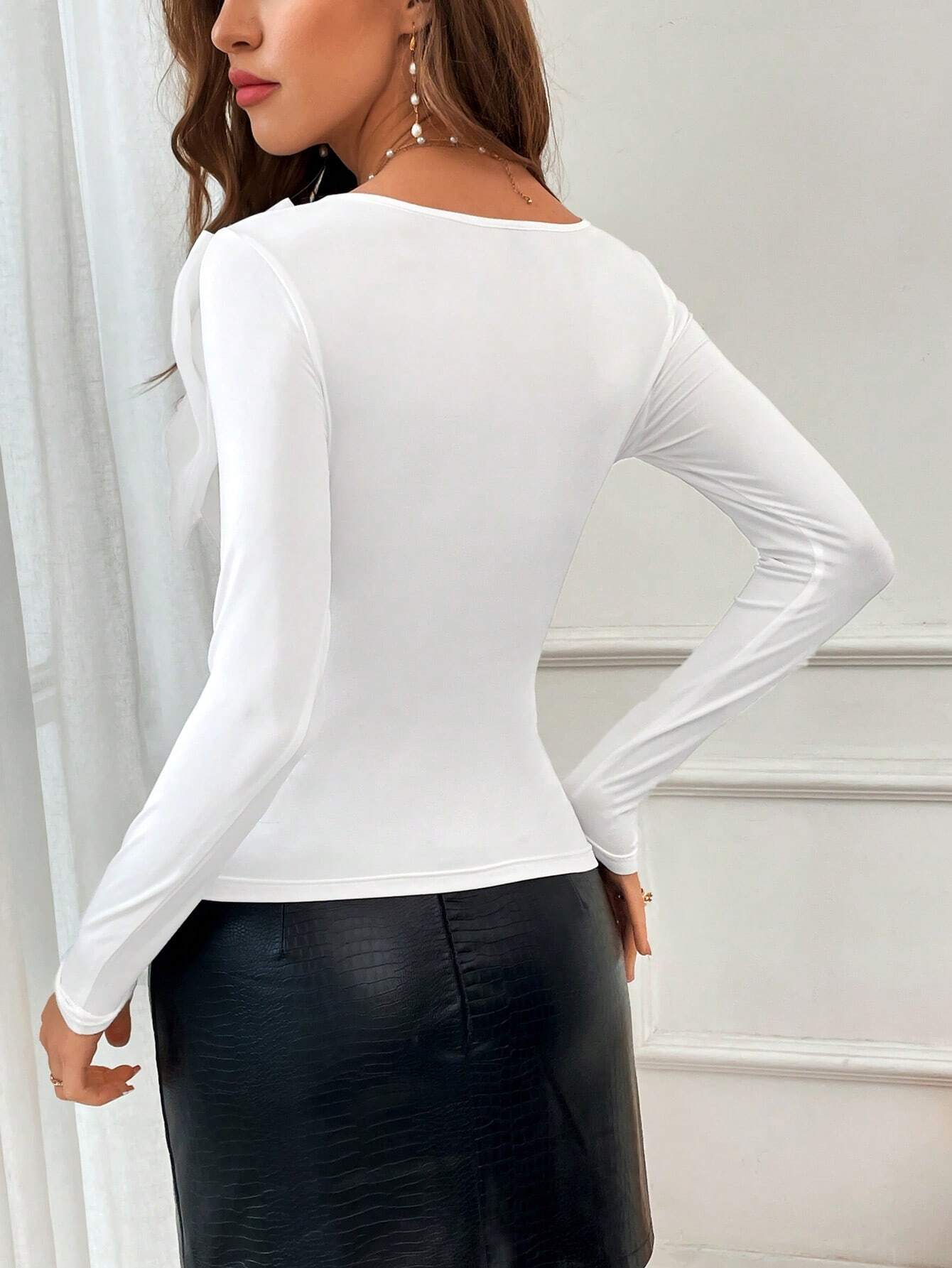 SHEIN Privé Women's Long Sleeve Slim Fit T-Shirt With Bow Decoration For Valentine's Day Date - Image 2