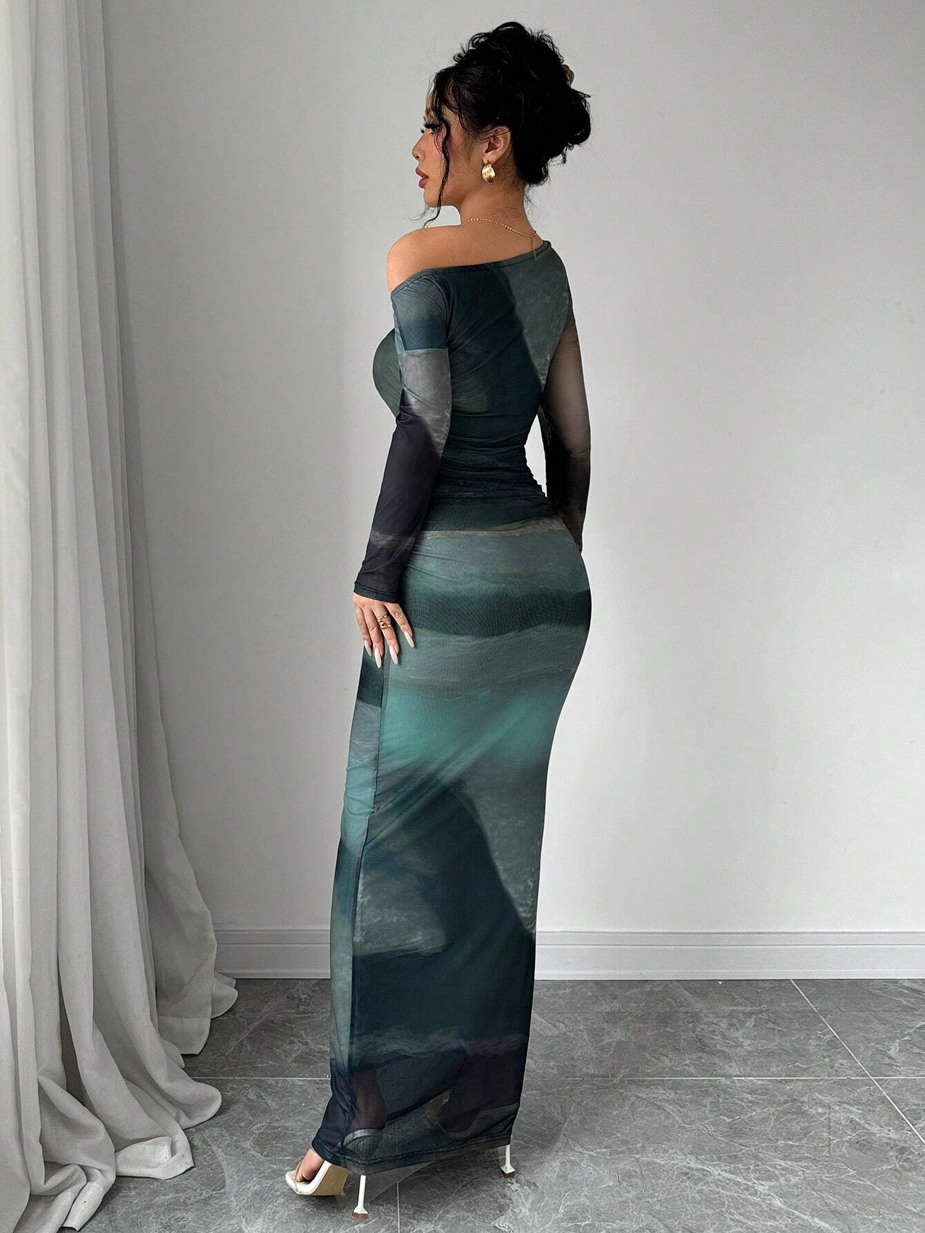SHEIN Raffinéa Green Tie-Dye Wide Shoulder Ruched Side Bodycon Dress - Image 2