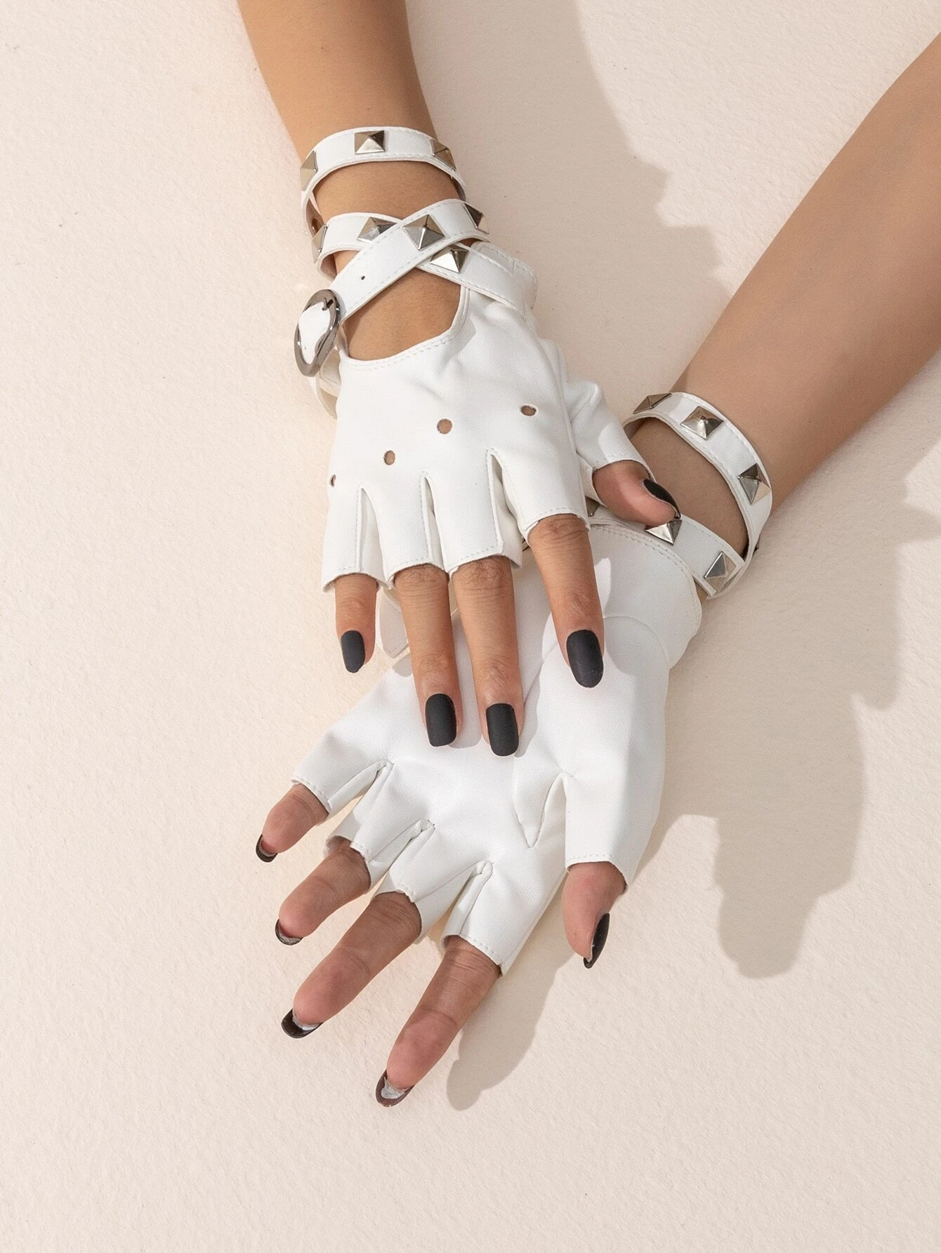 shein Sexy 1pair Fashionable Performance Punk Rivet Gloves Halloween