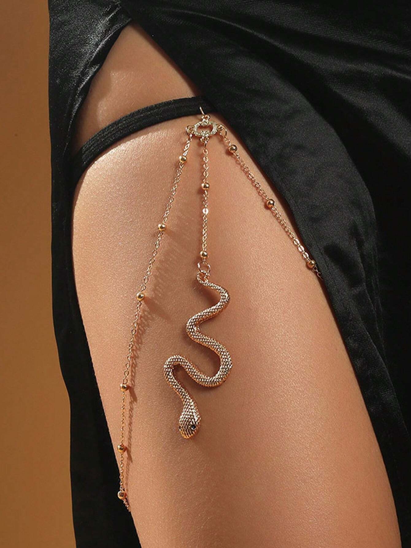 shein Fashionable Sweet Cool Style Exaggerated Small Snake Pendant Leg