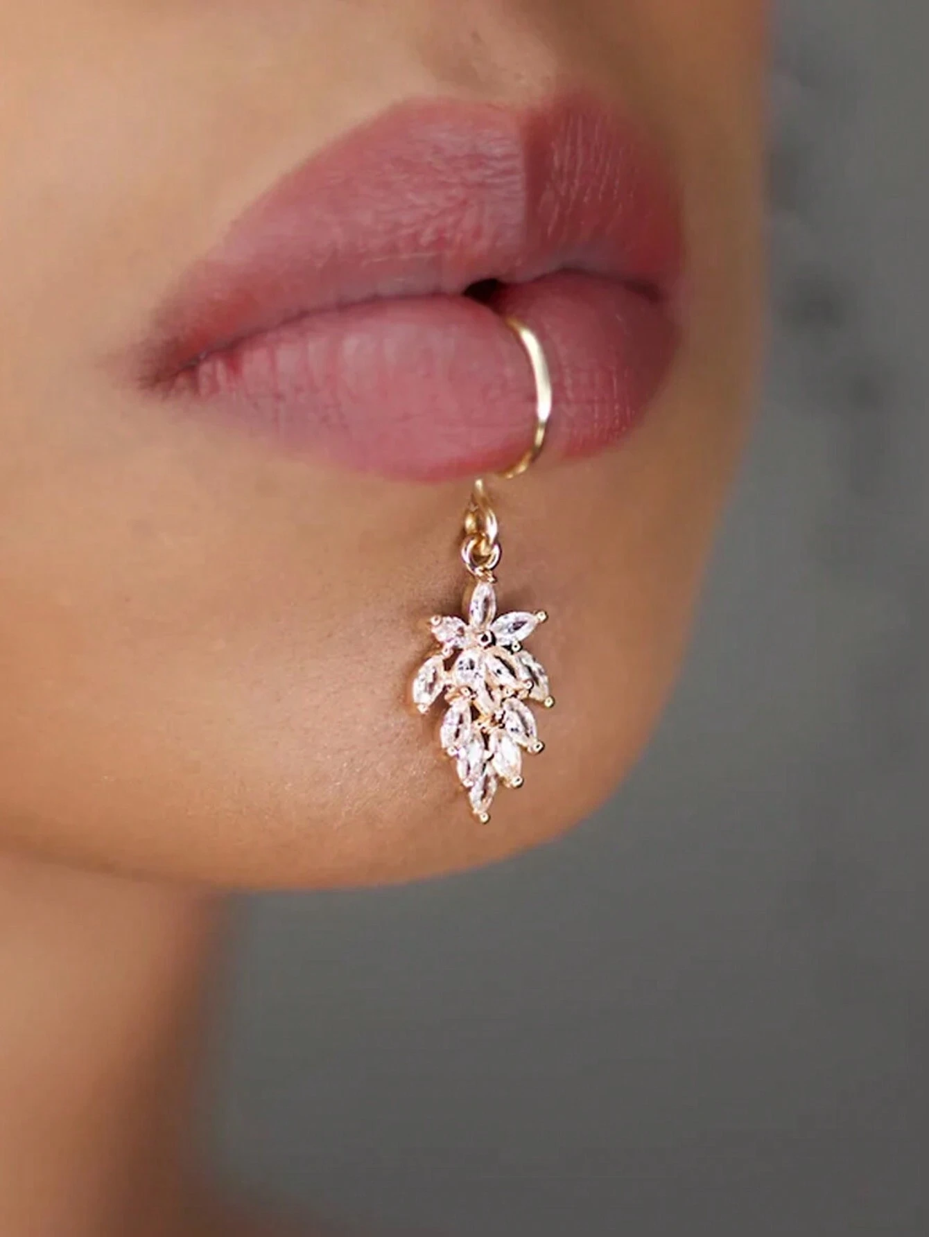 shein STONEFANS 1pc Gold Color Stainless Steel Non-Piercing Fake Lip Ring