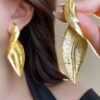 SHEIN Stylish Exaggerated French Vintage Asymmetrical Twisted Metal Leaf Elegant Party Personality Earrings