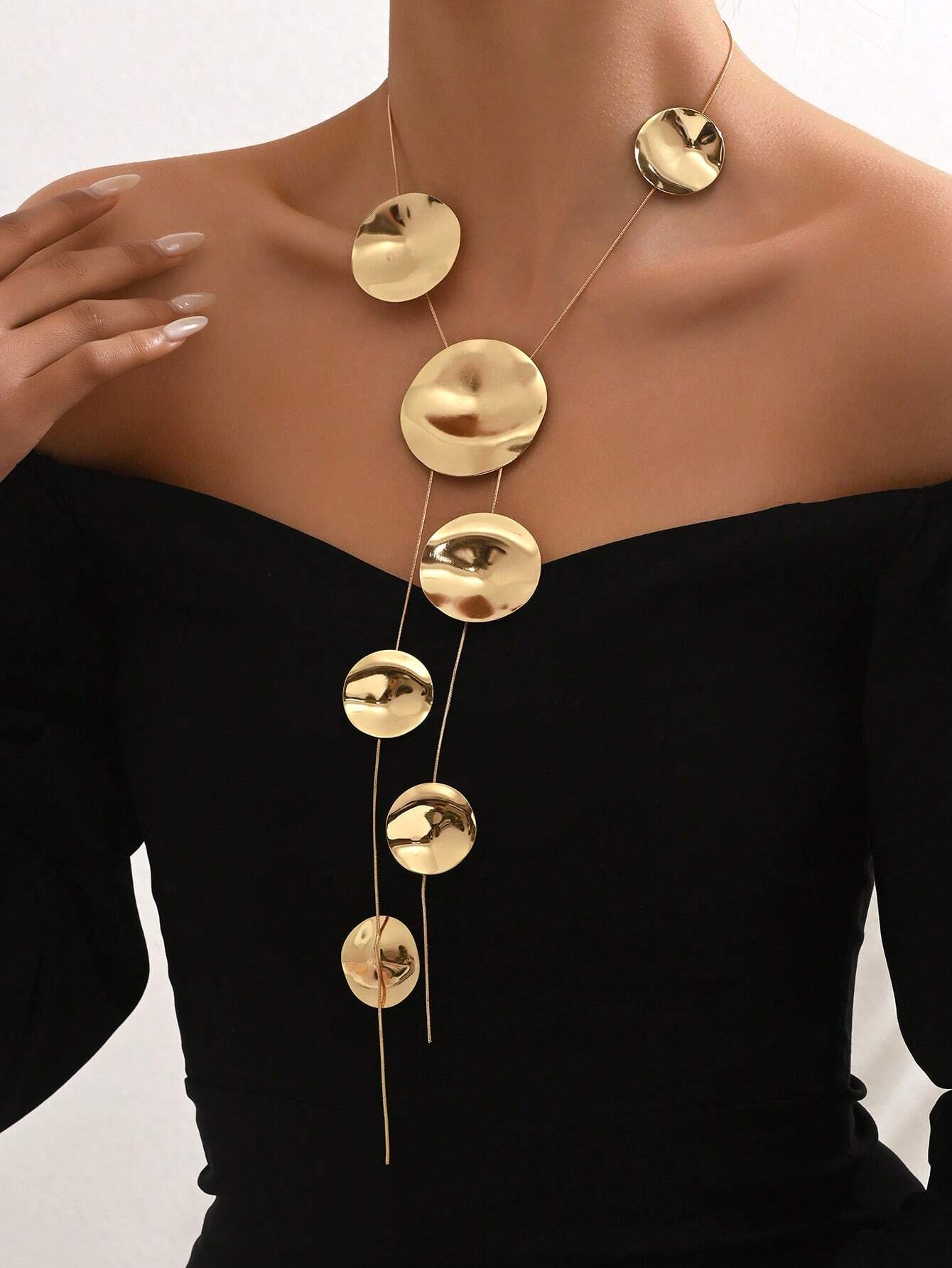 SHEIN 1pc Fashionable New Design Geometric Circle Asymmetrical Pendant Necklace