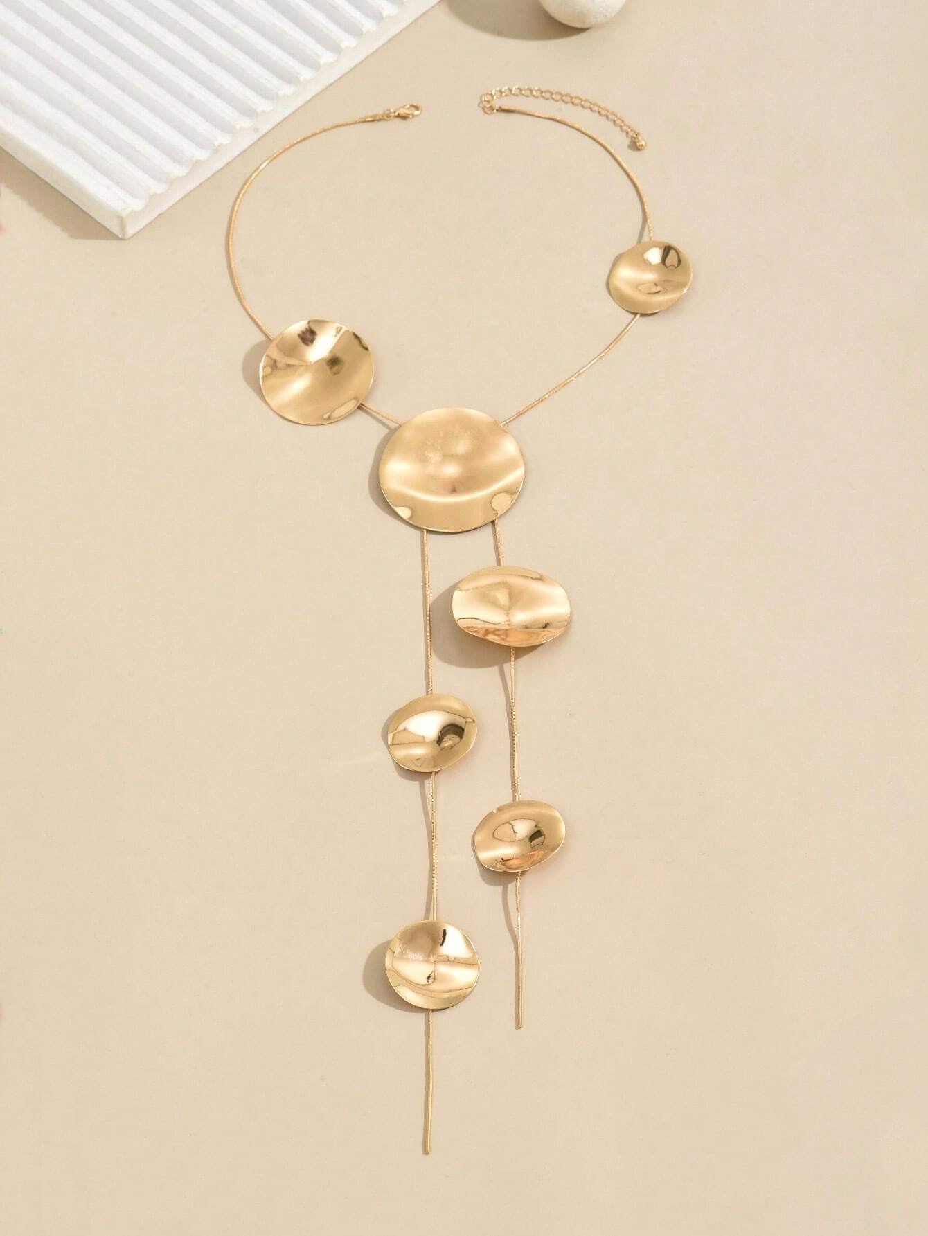 SHEIN 1pc Fashionable New Design Geometric Circle Asymmetrical Pendant Necklace - Image 2