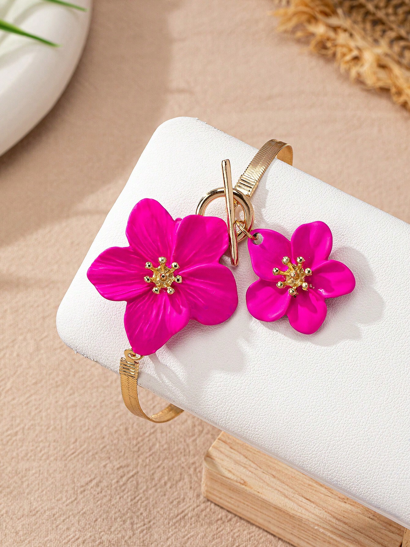 SHEIN Fashionable White Floral Spray Painting Elegant Simple Anklet