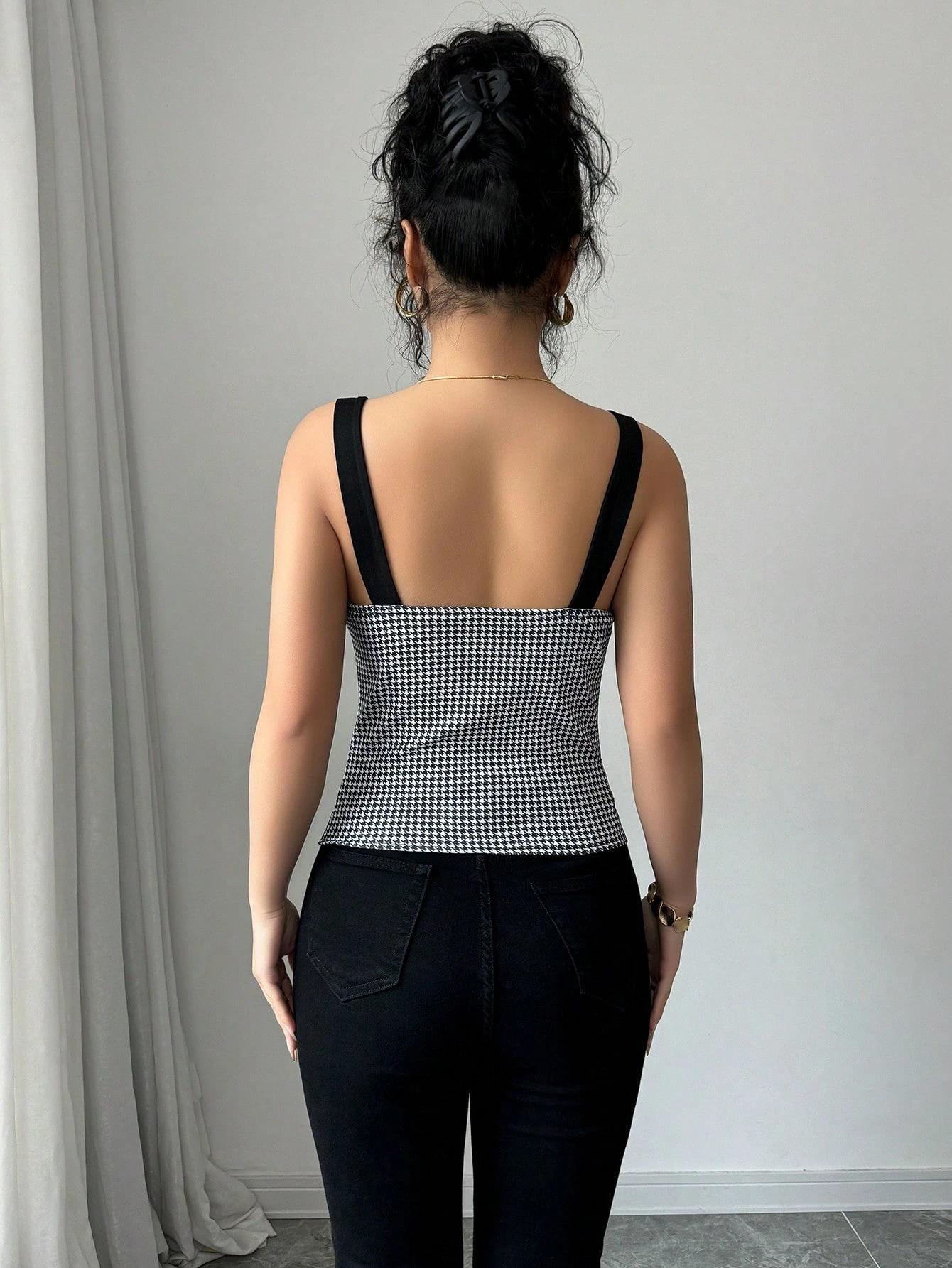 SHEIN Elenzga Fashionable Versatile Camisole-Styled Black - Image 2