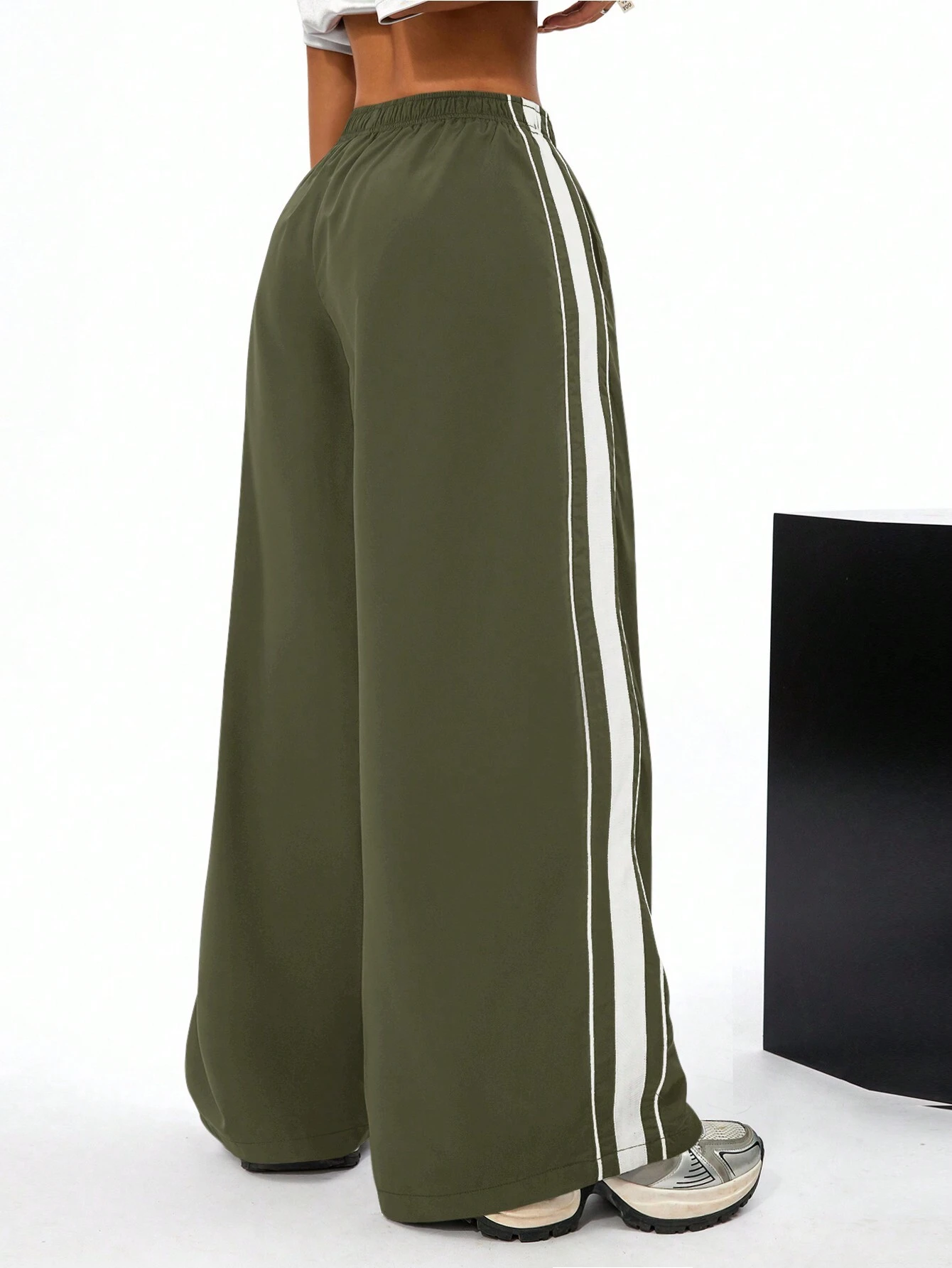 SHEIN EZwear Women's Fashionable Street Style Embroidery Logo Windbreaker Material Loose Fit Long Pants - Image 2