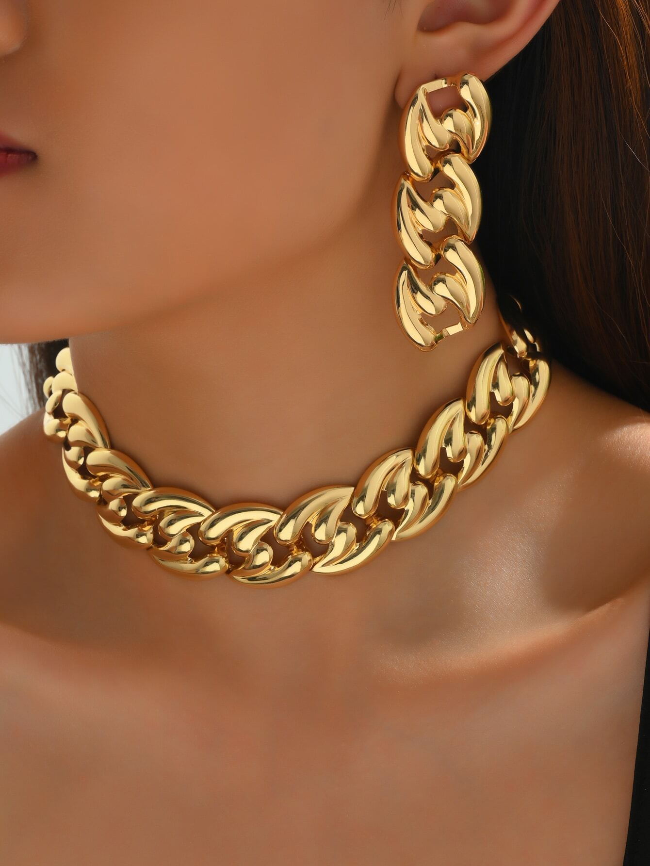 SHEIN Gothic Punk Y2K Style Gold Chain Necklace And 1pair Statement Metal Earrings