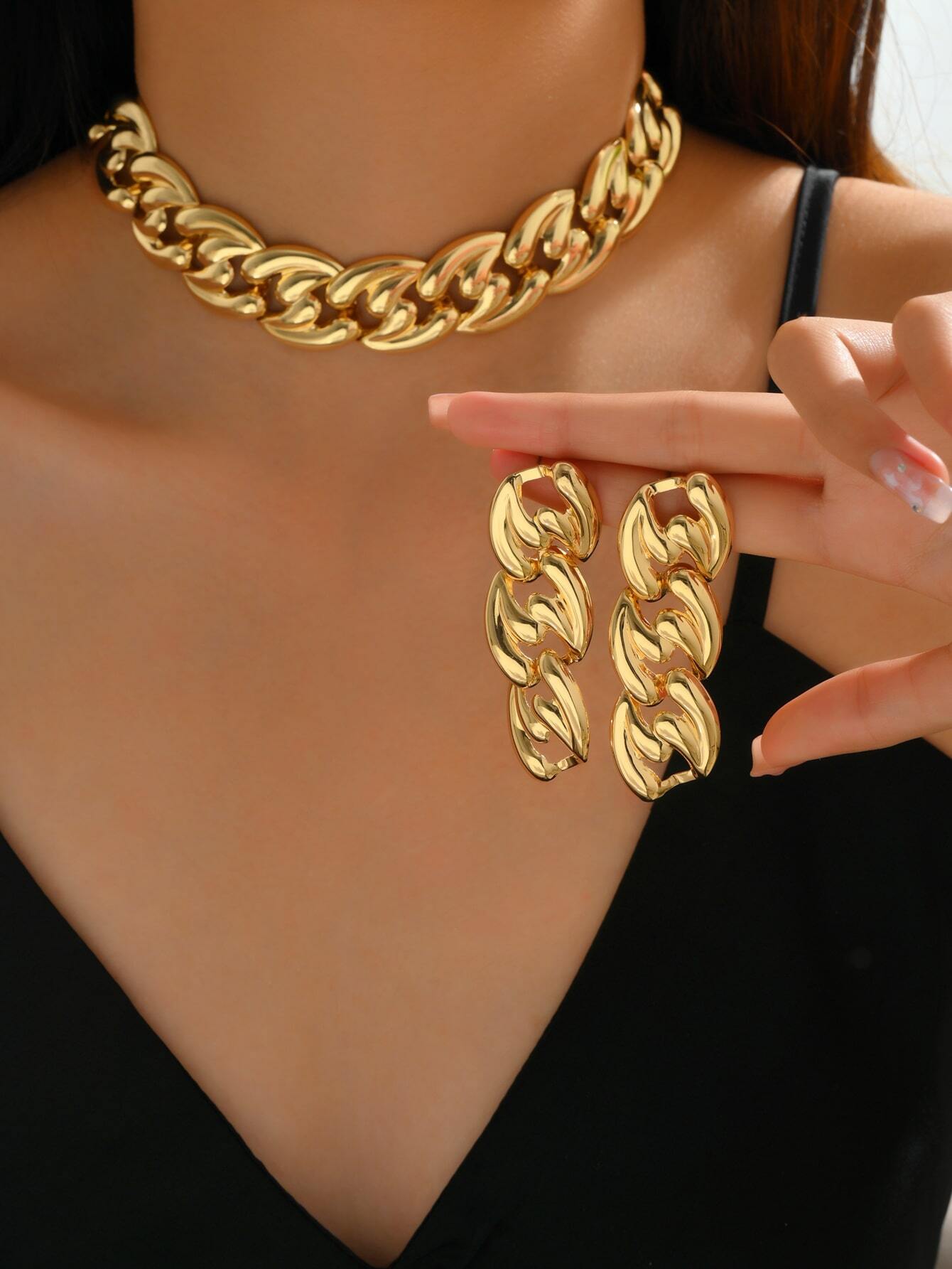 SHEIN Gothic Punk Y2K Style Gold Chain Necklace And 1pair Statement Metal Earrings