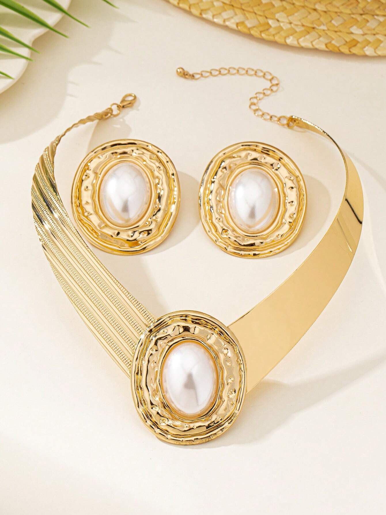 SHEIN 1set Luxury Exaggerated Creative Metal Large Pearl Stud Earrings, Pearl Necklace