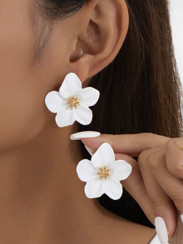 SHEIN 1 Pair Delicate Multicolored Dopamine Flower