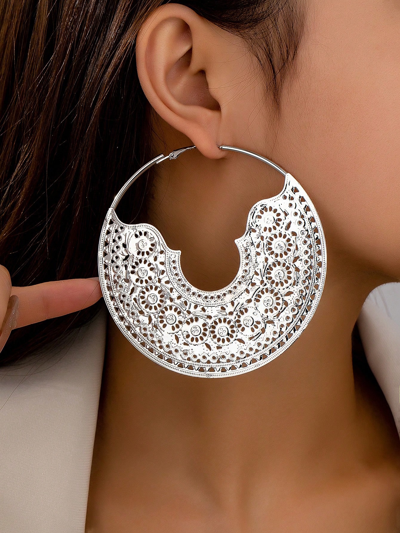 SHEIN Vintage Oversized Hollow Floral Pattern Totem Metal Geometric Drop Hoop Earrings