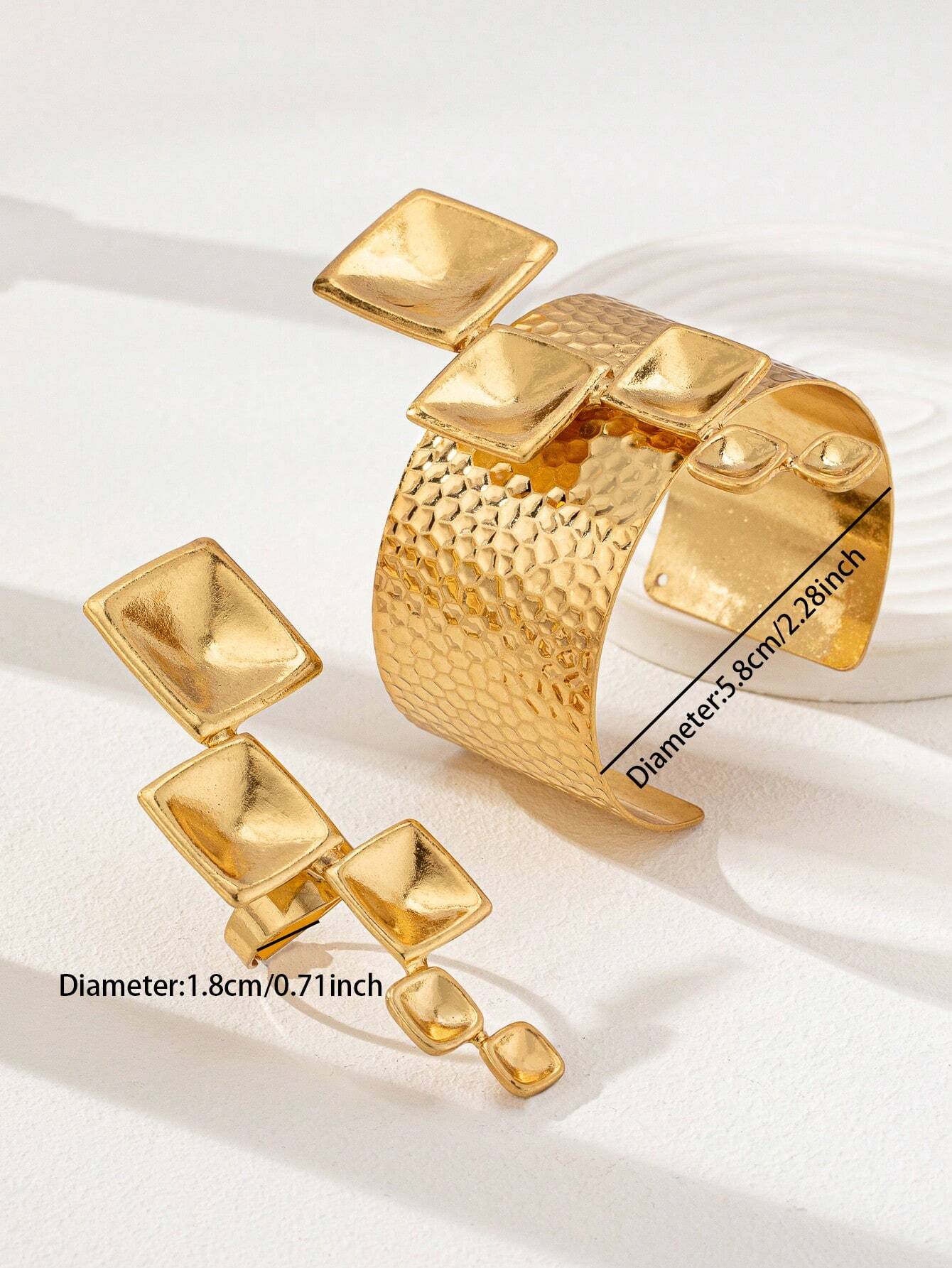 SHEIN 1 Set Golden Color Geometric Chunky Ring Cuff Bangle