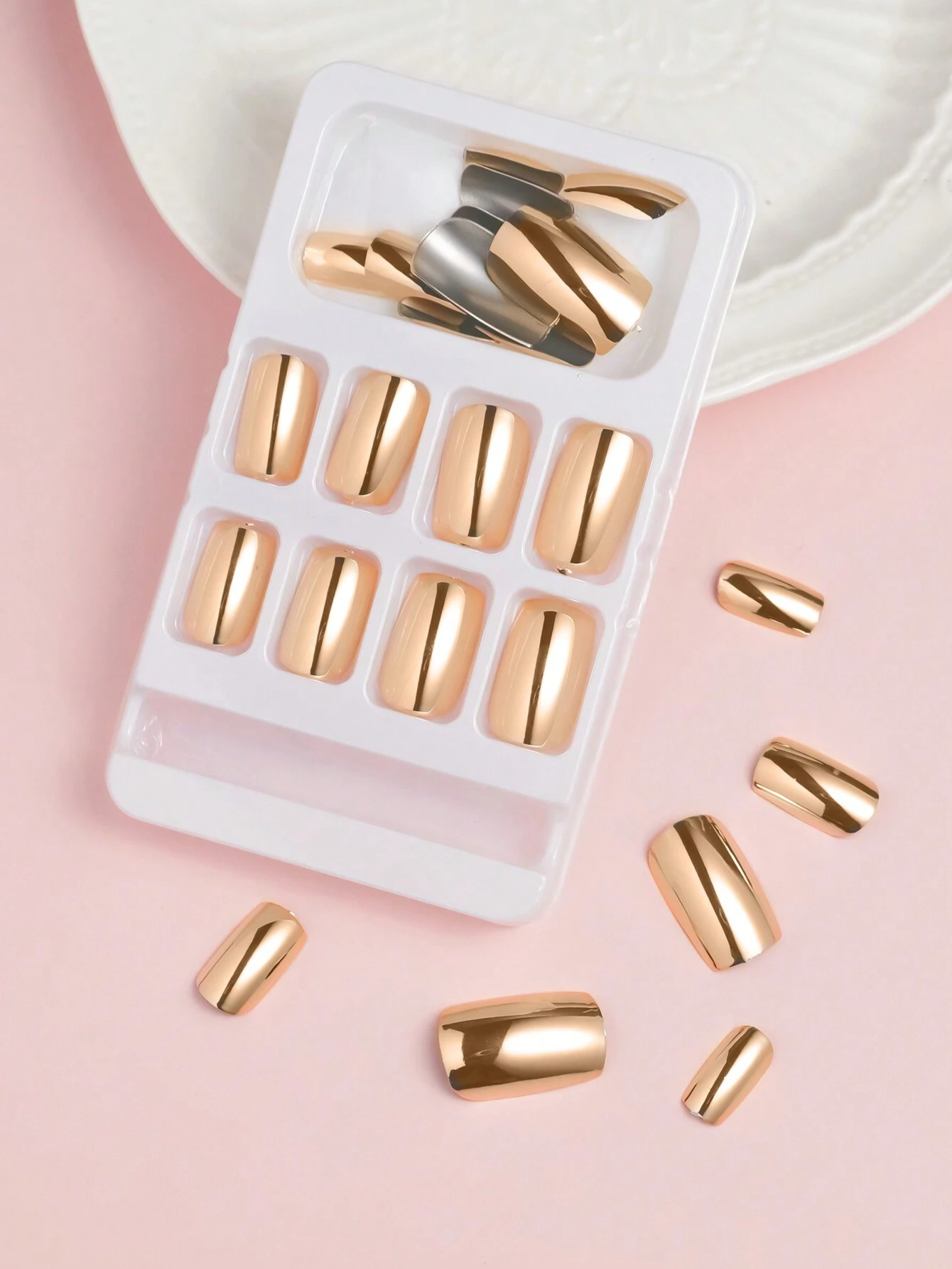SHEIN VV MEI JIA ER Instantly Upgrade Your Look With 24pcs Long Square Gold
