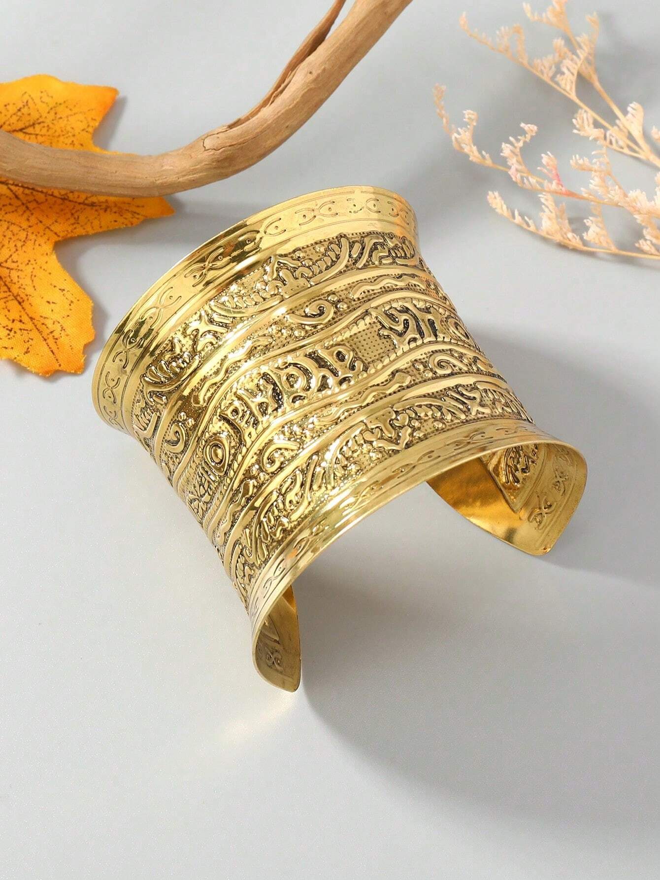 SHEIN Retro Style Armlet With Open End, Featuring Ancient