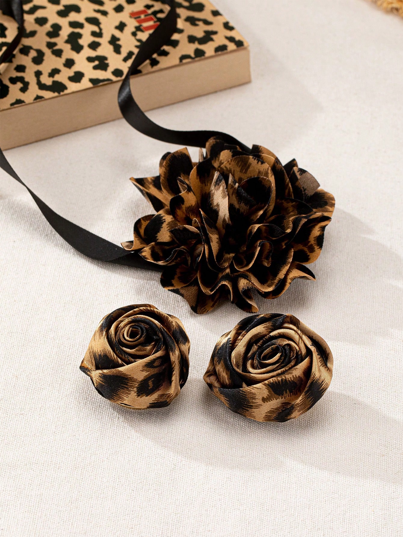SHEIN 3pcs/Set Elegant & Charming Leopard Print Rose Flower Earrings Necklace