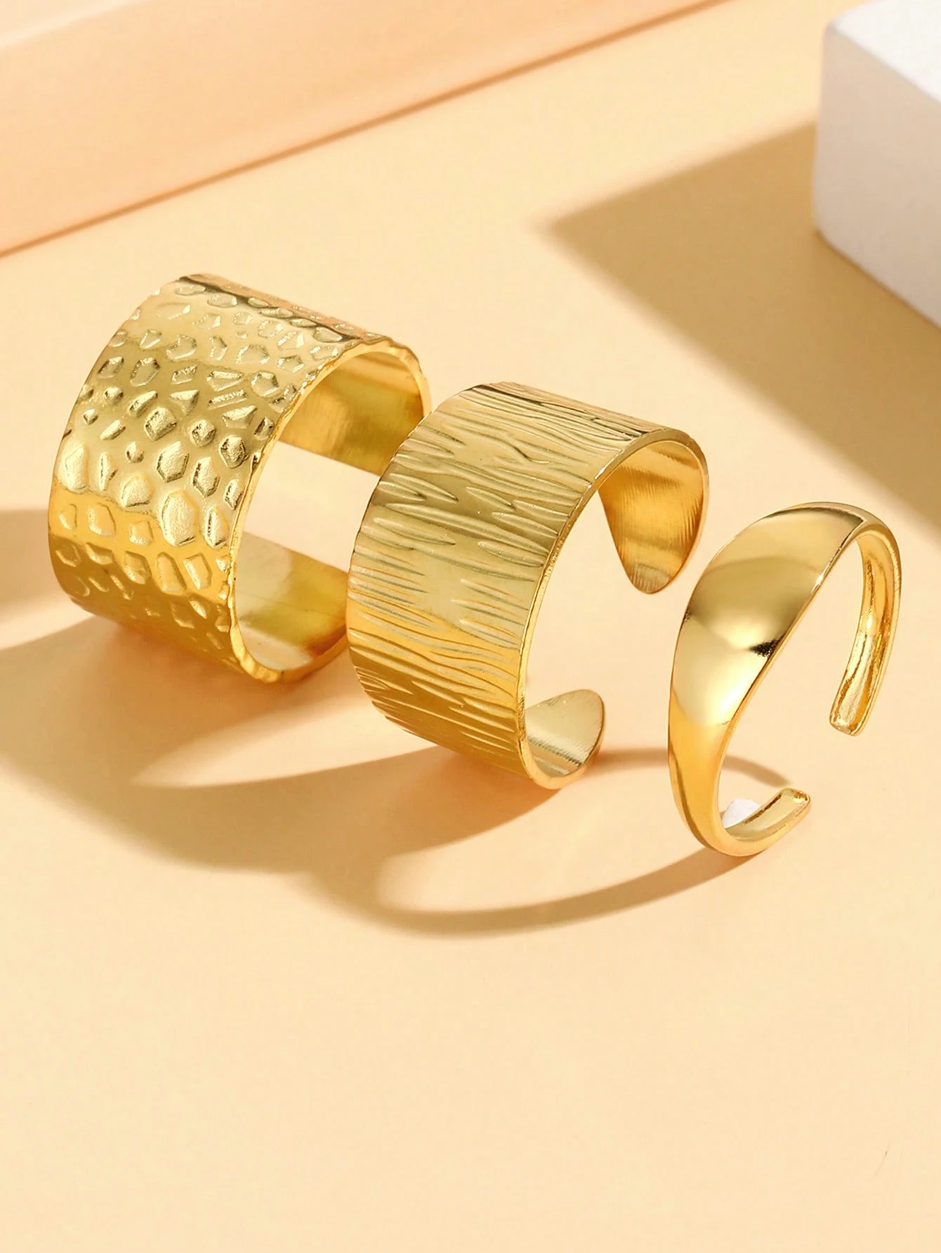 SHEIN 3pcs/Set Vintage Luxurious Asymmetrical Textured Open Ring, 18K Gold
