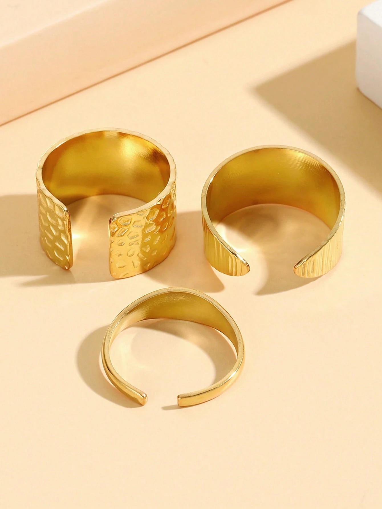 SHEIN 3pcs/Set Vintage Luxurious Asymmetrical Textured Open Ring, 18K Gold