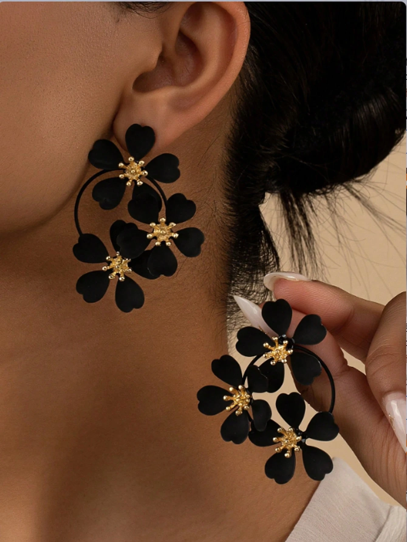SHEIN Fashion Flower Earrings