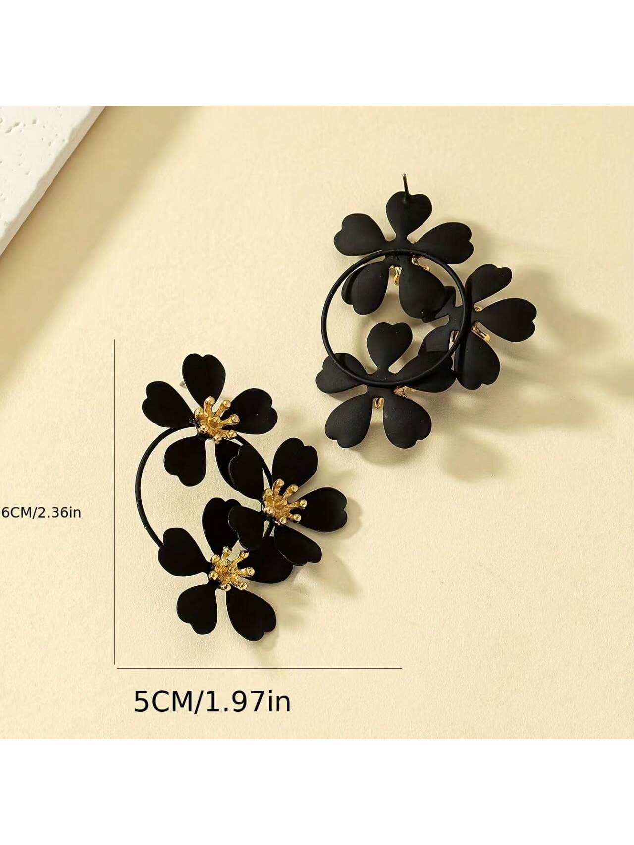 SHEIN Fashion Flower Earrings