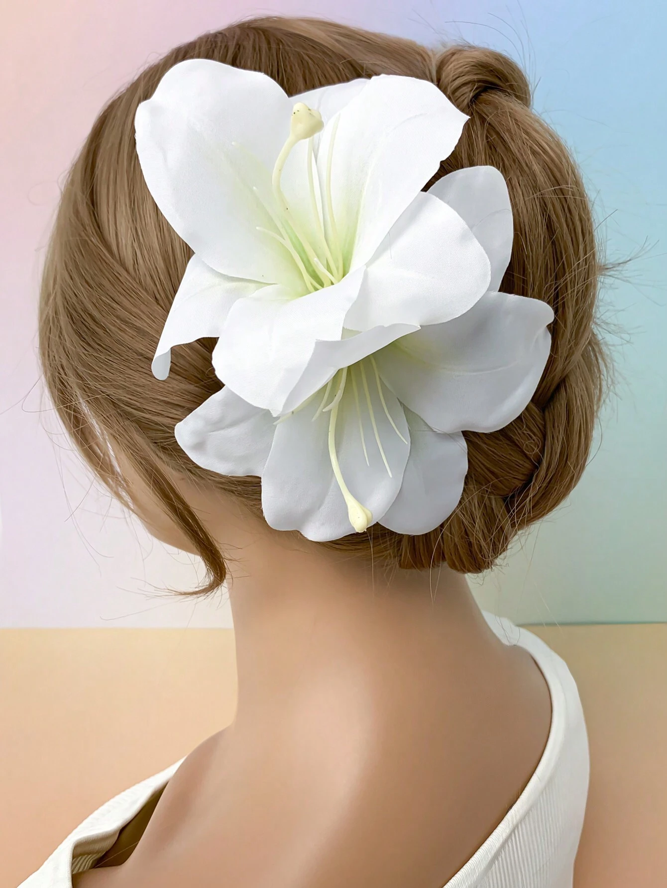 SHEIN Stylish Lily Flower Hair Clip
