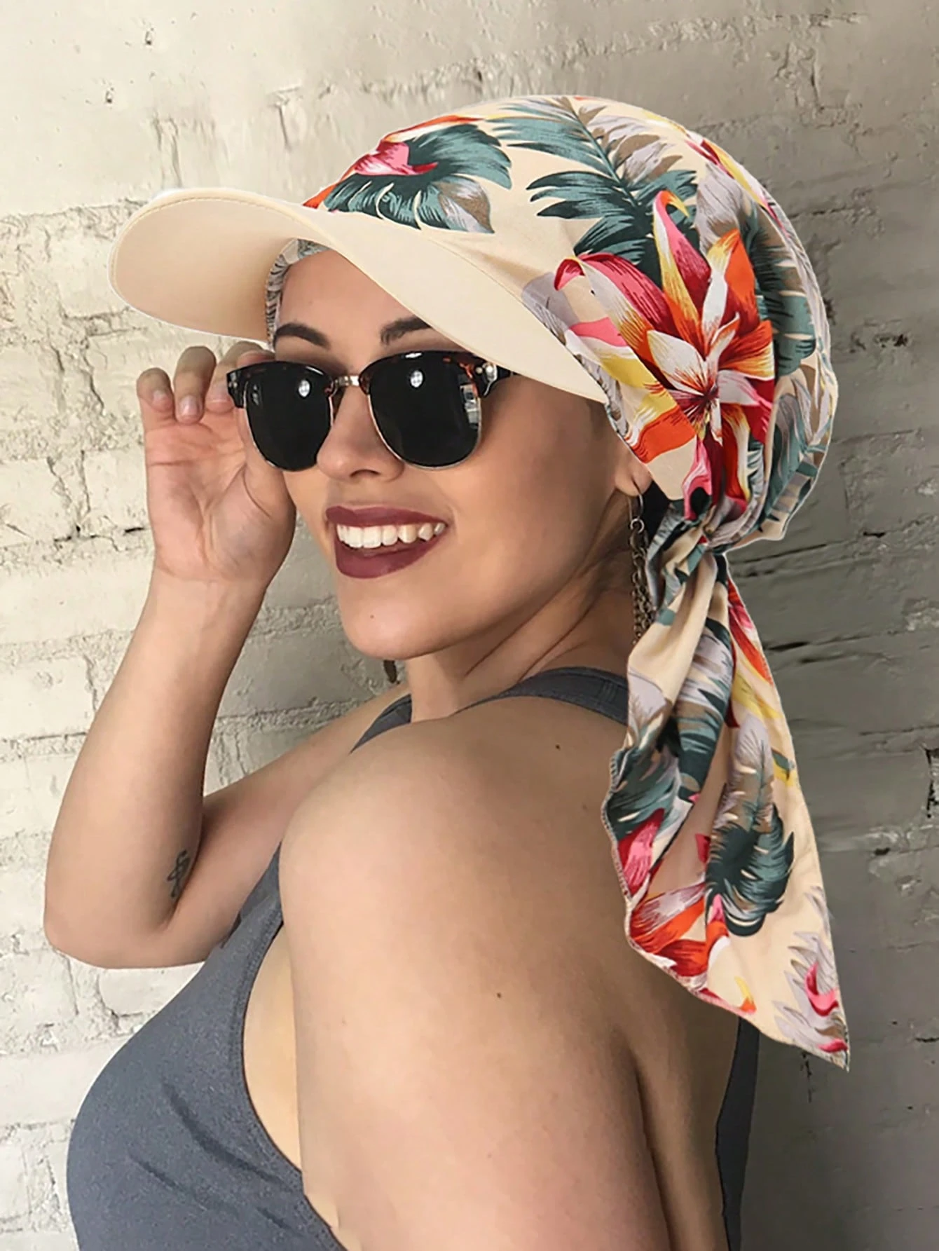 SHEIN Printed Headscarf Hat Fashionable Floral Tube Cap Curved Brim Hat