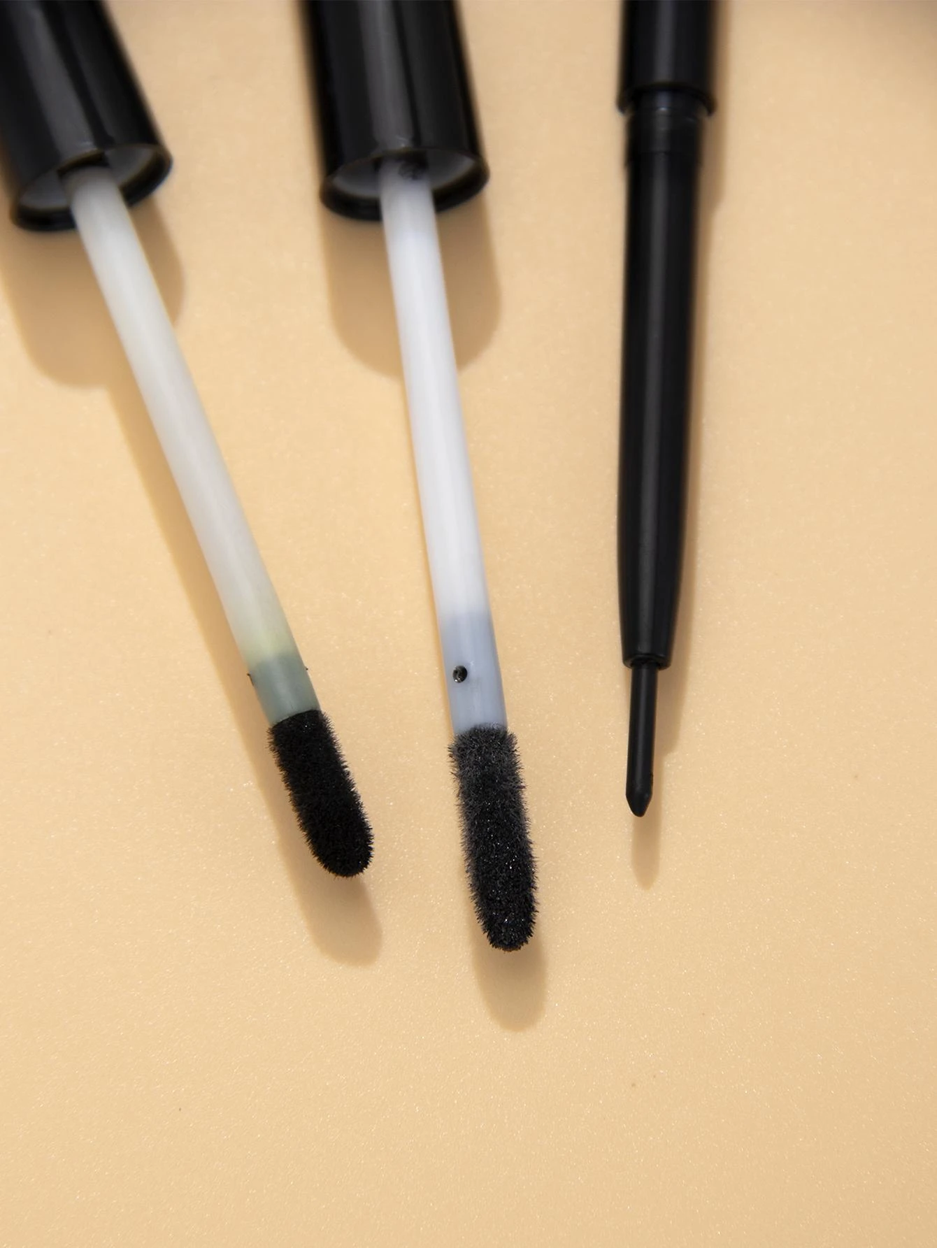 SHEIN QIBEST Trio Lip Set, 3Pcs Non-Stick Cup Long-Lasting Moisturizing Liquid Lipstick & Lip Liner