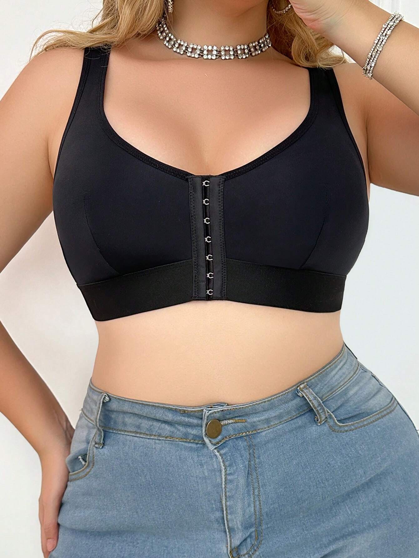 SHEIN Plus Size Simple Solid Front Closure Brassiere