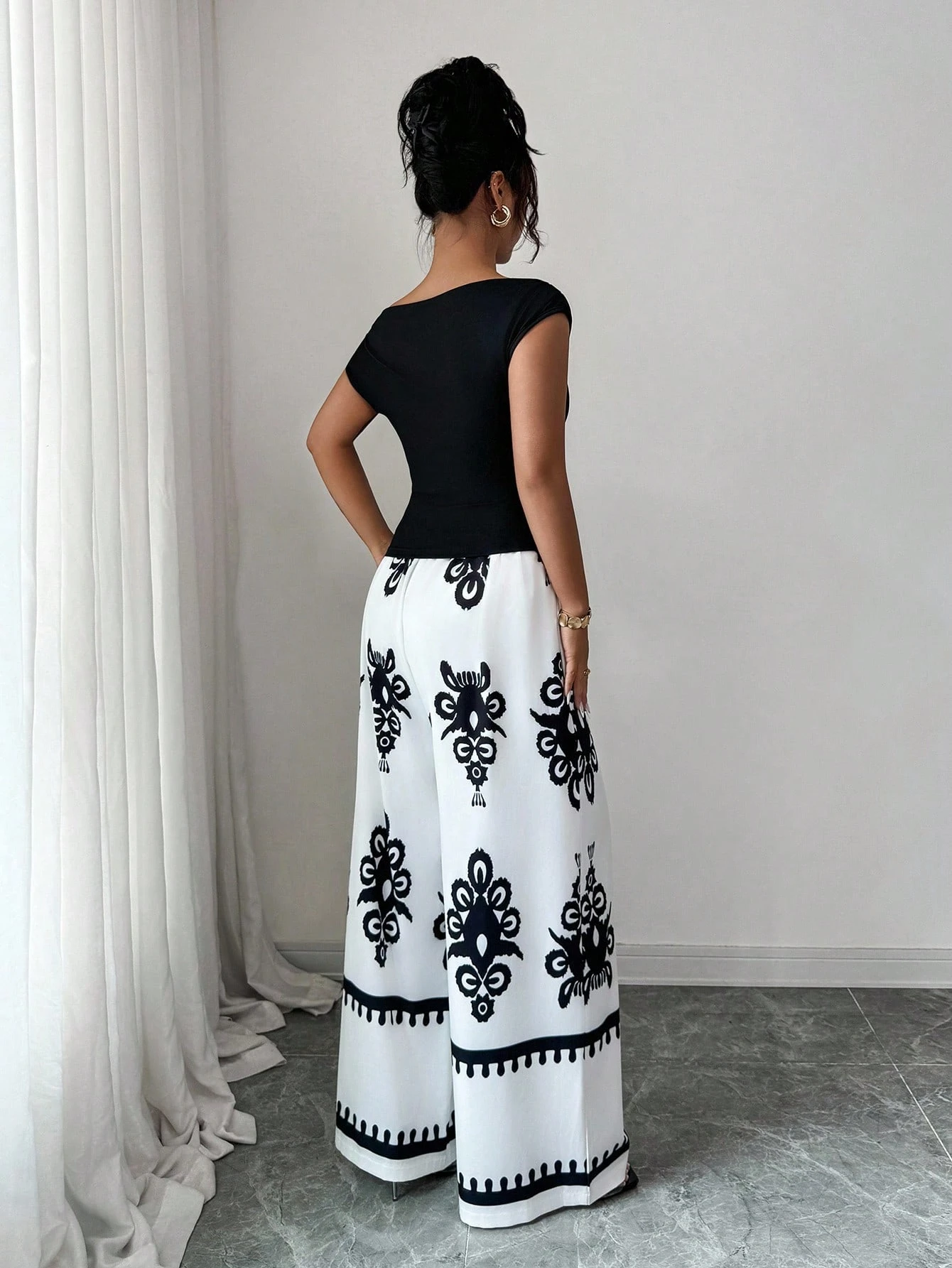 SHEIN Islaluna 2 Pieces Set: Women Solid Asymmetrical Hem T-Shirt And Floral Print Wide Leg Pants