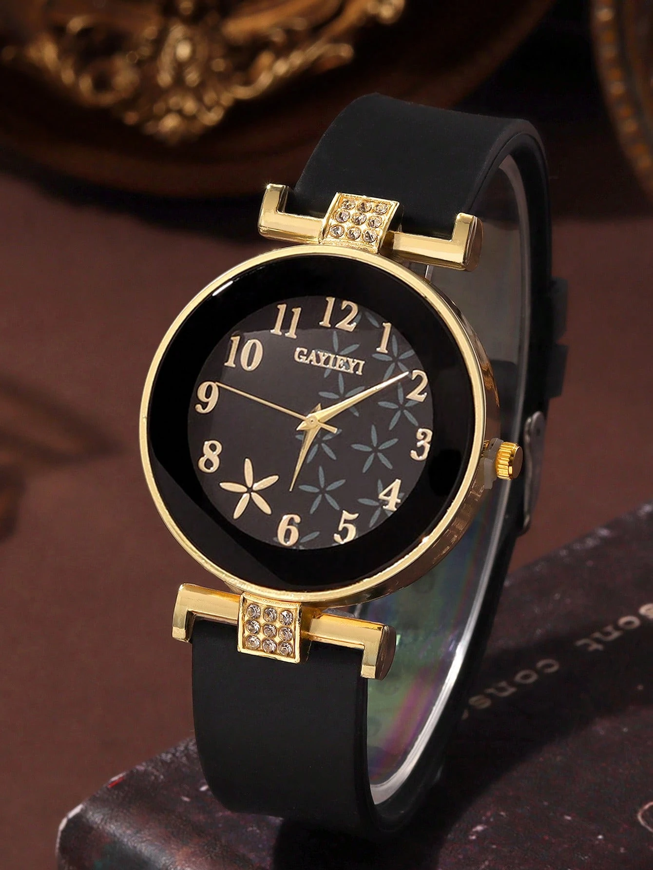 SHEIN Fashionable Round Quartz Watch