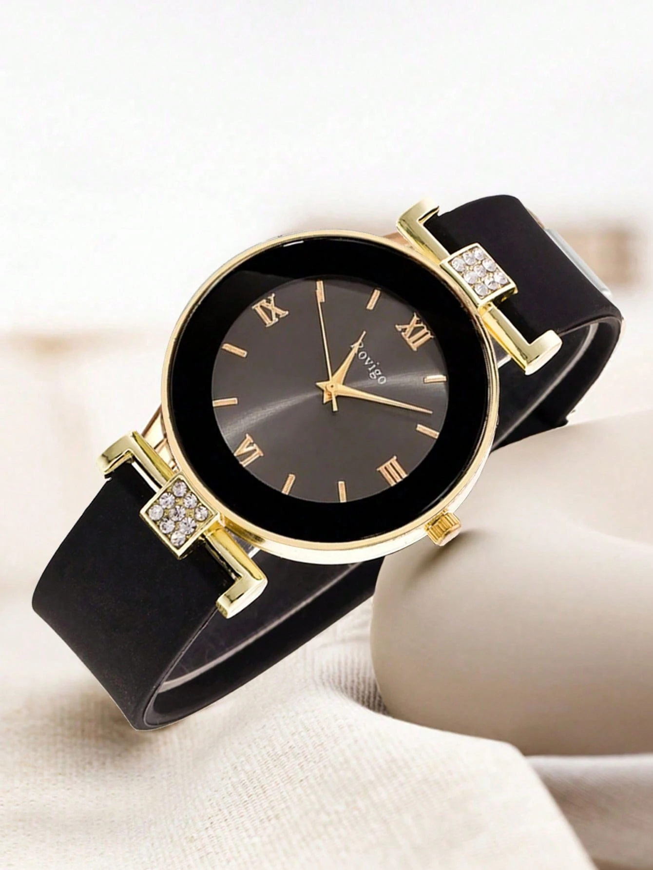 SHEIN Fashionable Round Quartz Watch