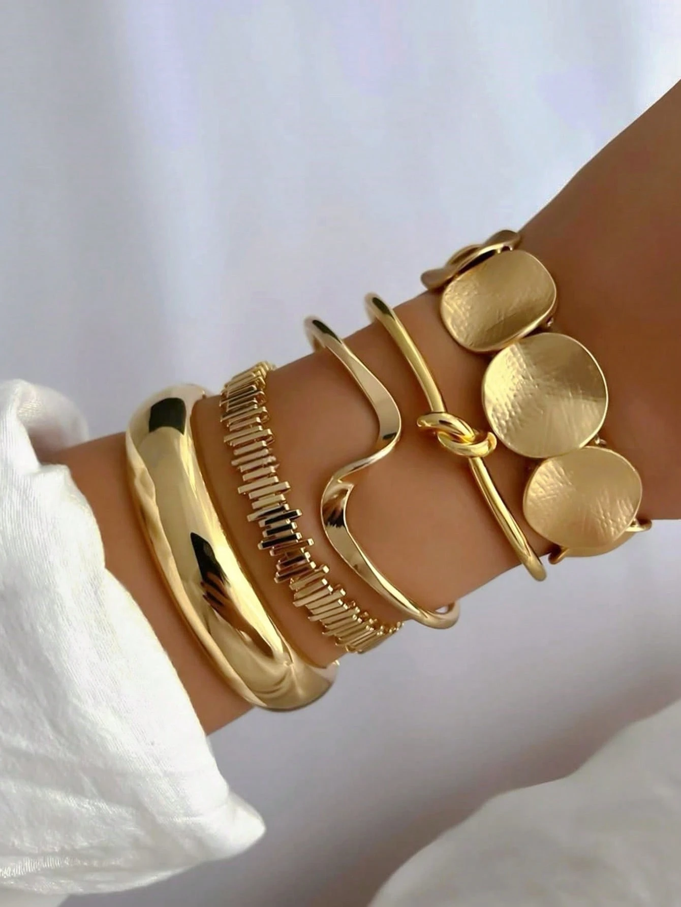 SHEIN Set Vintage Elegant Geometric Asymmetrical Wave Knotted Metal Disk Bangle Bracelet