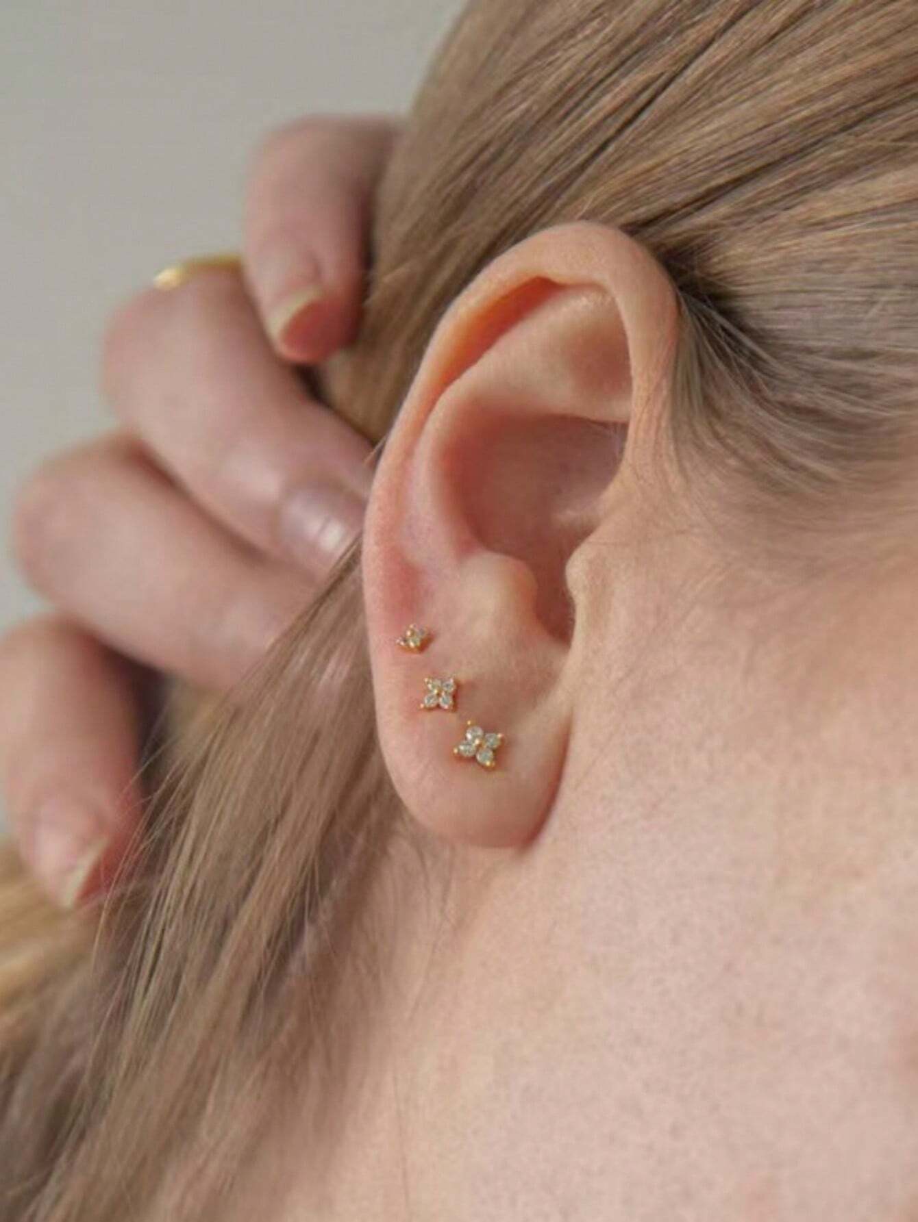 SHEIN Fashionable Ear Stud Earrings